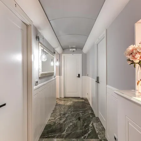 Penzion Rome55 - Piazza Di Spagna 3*