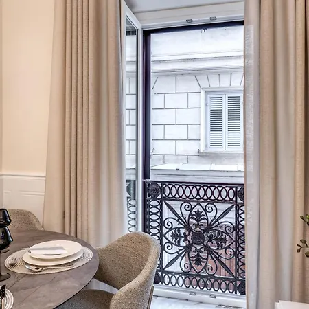 로마55 - 피아자 디 스파냐 게스트하우스 3*