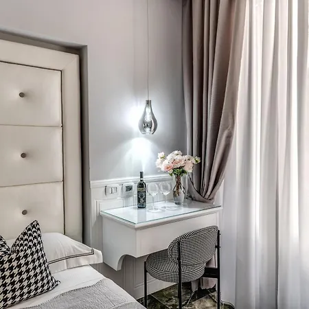 罗马55号旅馆 - 西班牙广场 3*